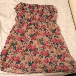 Large floral strapless maternity shirt